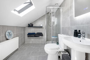 Shower room- click for photo gallery